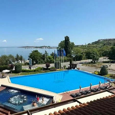 Appartement Quiet With Big Terrace In Santa Marina With Parking Sozopol