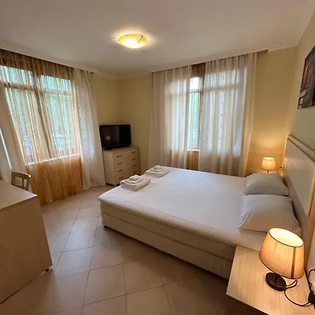 Quiet With Big Terrace In Santa Marina With Parking Appartement